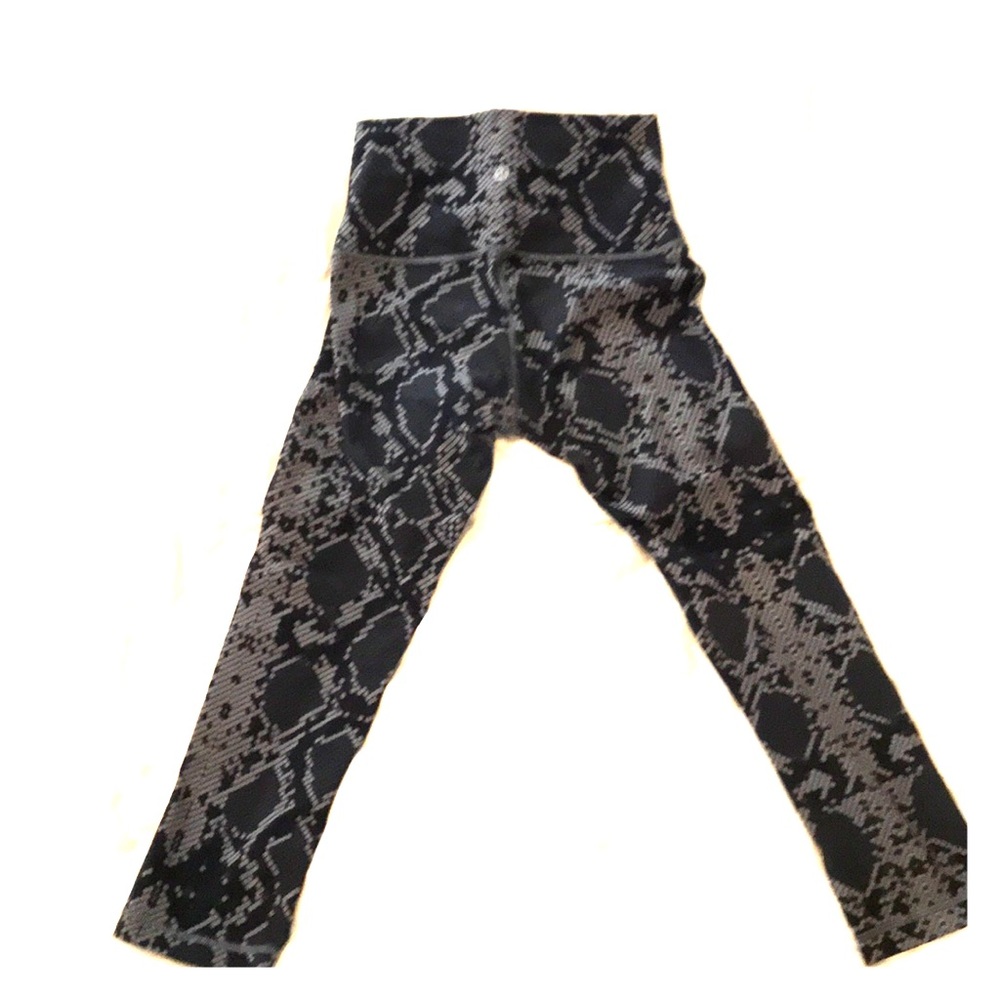 Lululemon Wunder Under High-Rise crop tights
